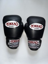 Guantoni da boxe YOKKAO Basic 10 oz Muay Thai