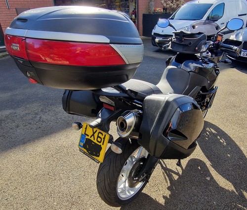 TRIUMPH TIGER 1050 ABS - 2011 - with FULL LUGGAGE *****SUPER LOW MILAGE **** - Picture 4 of 8