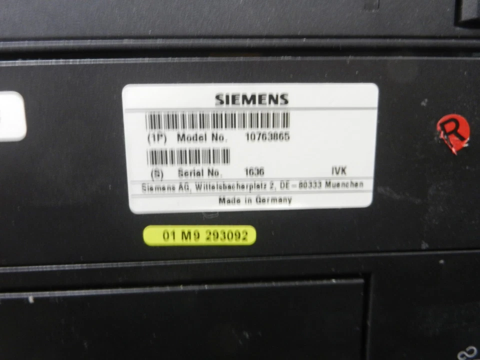 Tarjeta Fujitsu Celsius W410 Core i3 @ 3,1 GHz / 4 GB / SIN HDD / CP-104EL - ¡VER FOTOS! Foto 2 de 4