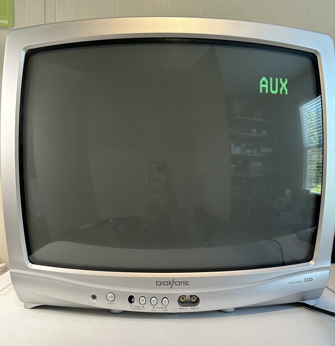 Broksonic CTGV-5463TCT Silver Retro Television Front Inputs W