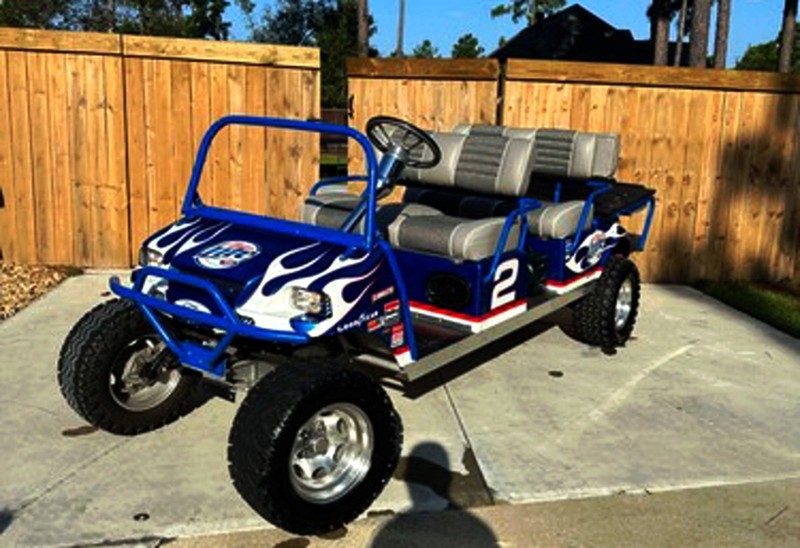 Club Car 6-Seater All Custom. New Batteries. Well maintained. Charger included