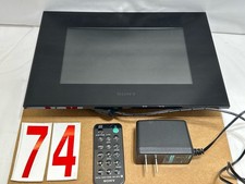 Sony Digital Photo Frame DPF-D92   9  LCD Display  Remote Control  AC Adapter