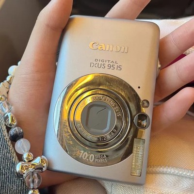 Canon PowerShot IXUS 95 IS/ SD1200 IS Digital 10.0MP Digital Camera Sliver