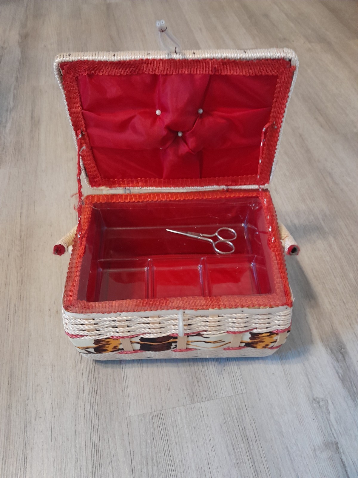 Vintage Sewing Basket 9" x 6.5" x 6.5"