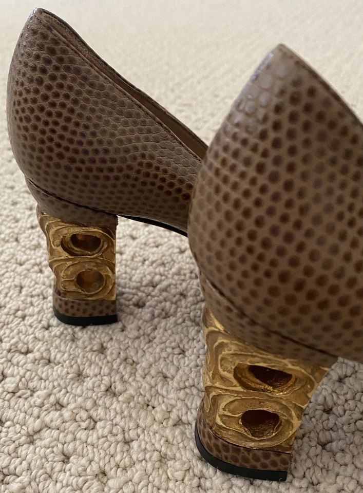 Vintage Rinaldi Italian Leather Vero Cuoio Sole Gold Sculptural Block Heel - Image 2 of 4