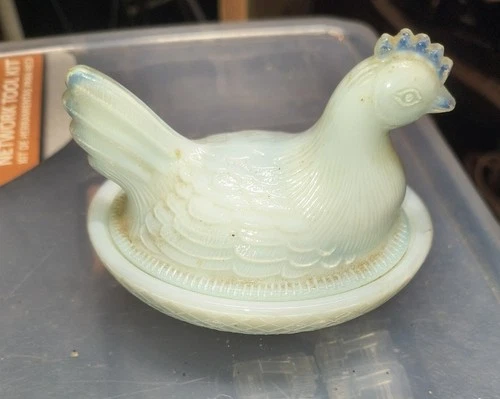 VTG Boyd Glass Salt Cellar White Milk Glass Miniature Chicken Hen on a Nest