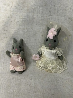 Sylvanian Families Calico Critters Mother Crystal & Wedding Bride Lily Rabbits