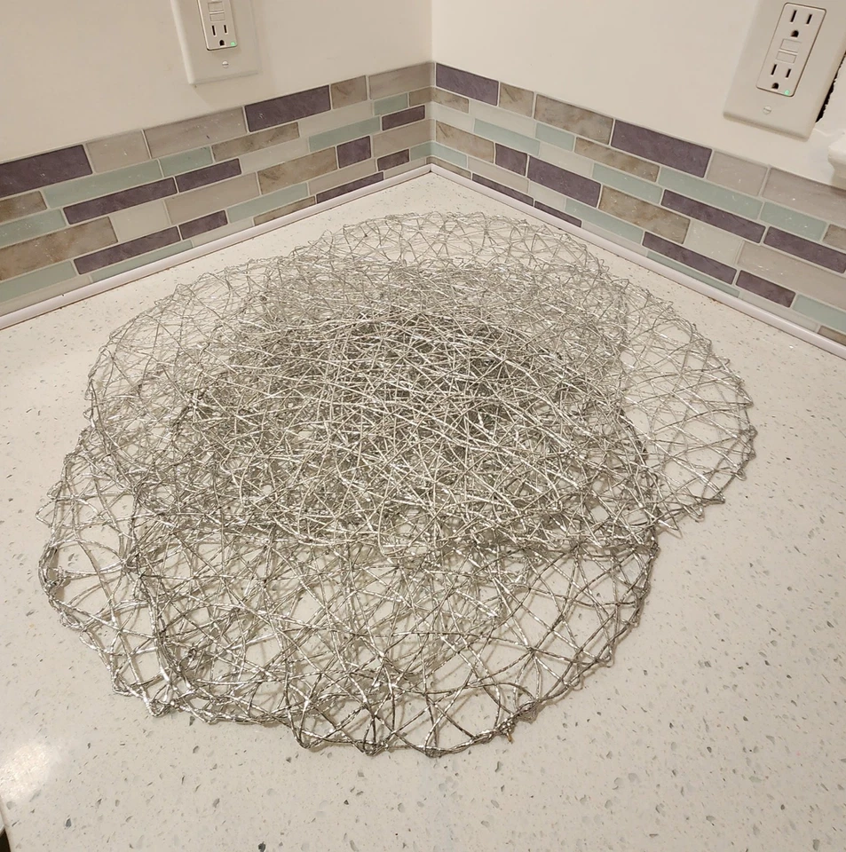 Colchonetas de cuerda metálica plateadas decoración de comedor - Juego de 6 usados en excelente estado Foto 2 de 2