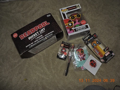 Funko Pop! Deadpool Bucket List Box GameStop Exclusive 929 Lazy River bundle