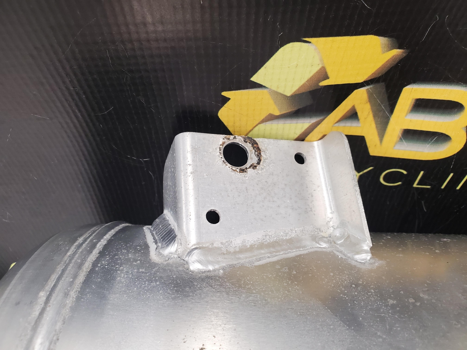 2007 Bentley Flying Spur Air Suspension Reservoir Tank Assembly BENTLEY 07 OEM