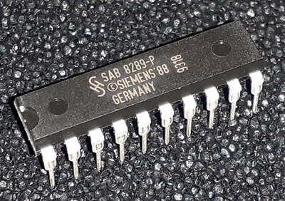 1 pcs SAB8289-P  Bus Controller/Bus Arbiter for 8086 µP-Family
