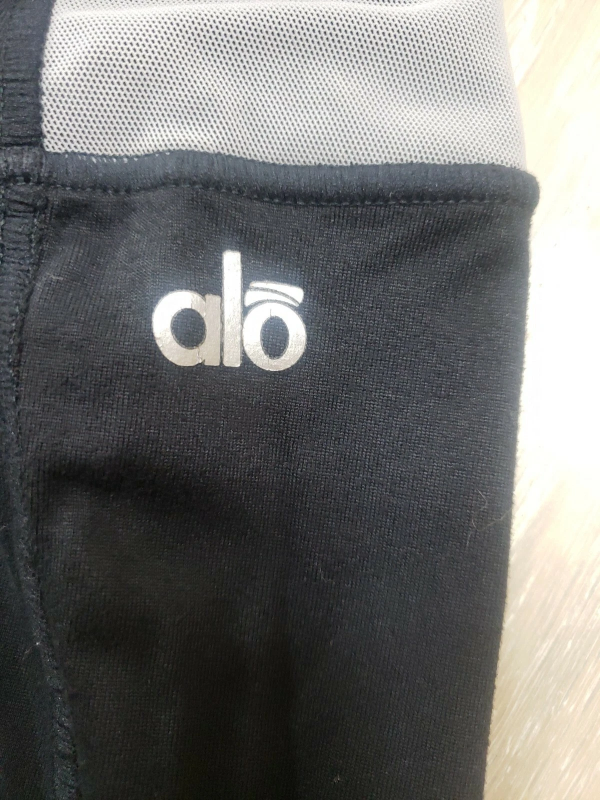 alo-yoga cool fit cropped straight leg air land ocean leggings