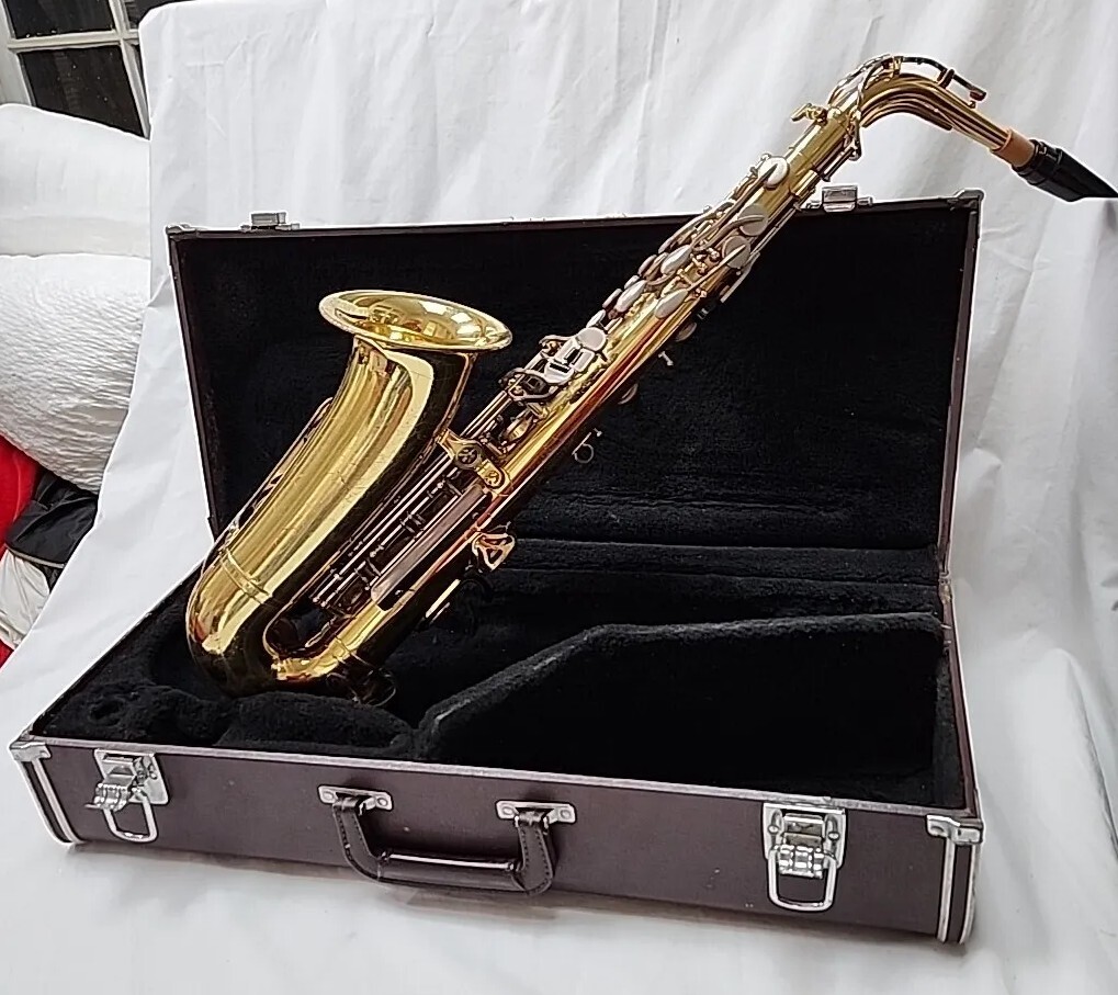 Yamaha YAS-23 Brass Alto Sax New Goose Neck Original Hard Yamaha YAS-23 Brass Alto Sax New Goose Neck Original Hard