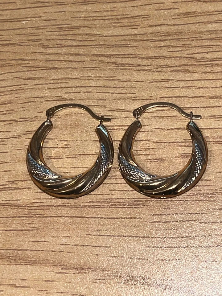 Vintage Hallmarked 9ct Yellow & White Gold Twisted Hoop Earrings - Image 3 of 4