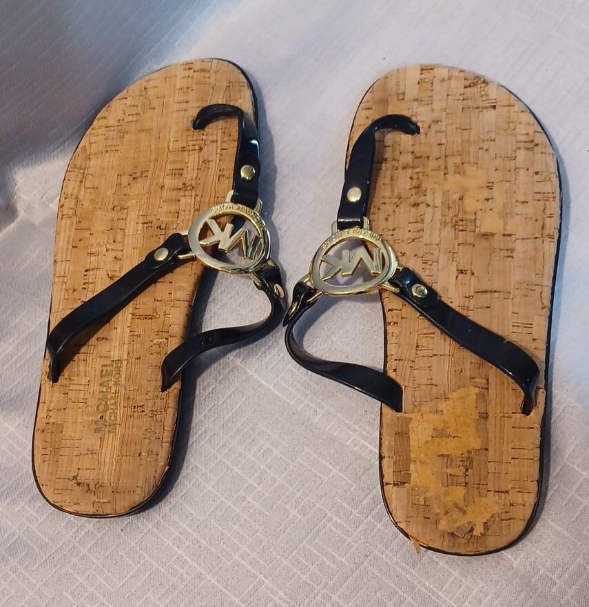 Women MK Michael Kors Jet Set Flip Flop Thong Sandals Black Gold Logo M