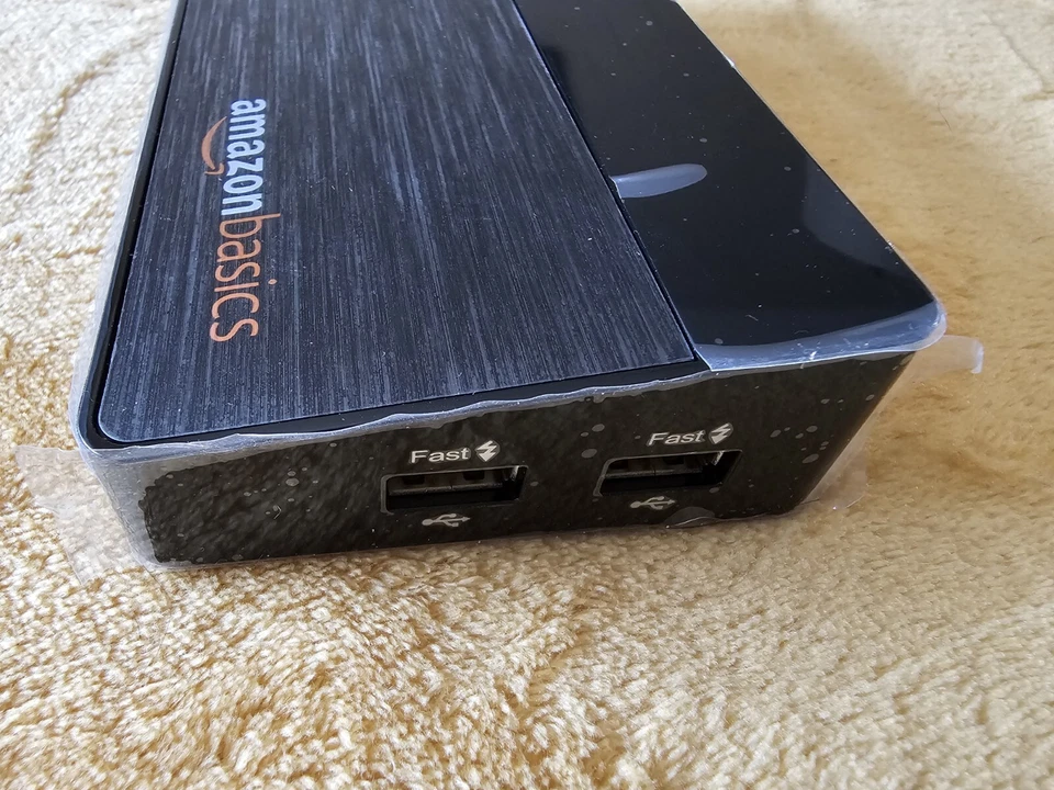 Amazon Basics 10 Port USB 2.0 Hub With 2 Fast Charging Ports B07TGKNCBB - Image 3 of 4