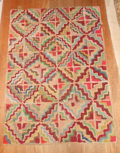 Rare Art Deco Hooked Rug Made From 1920's Women's Wool Bathing Suits - Picture 1 of 5