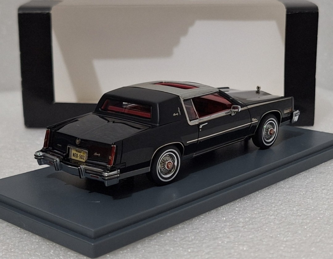Cadillac Eldorado Biarritz 1979 Black Silver 1:43 Neo NEO43502