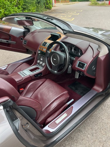 Aston Martin DB9 Volante - Picture 9 of 21