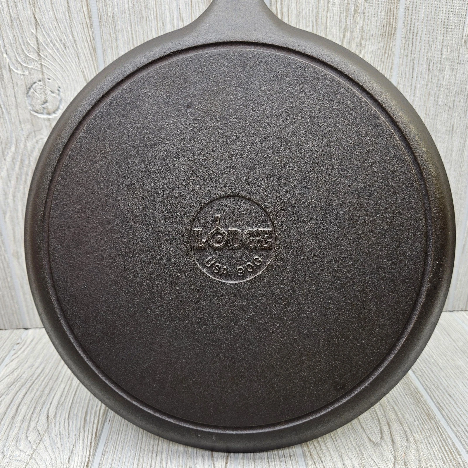 Lodge Cast Iron Round Griddle 10.5 Inch USA 90G Skillet Pan Flat Cooking Surface