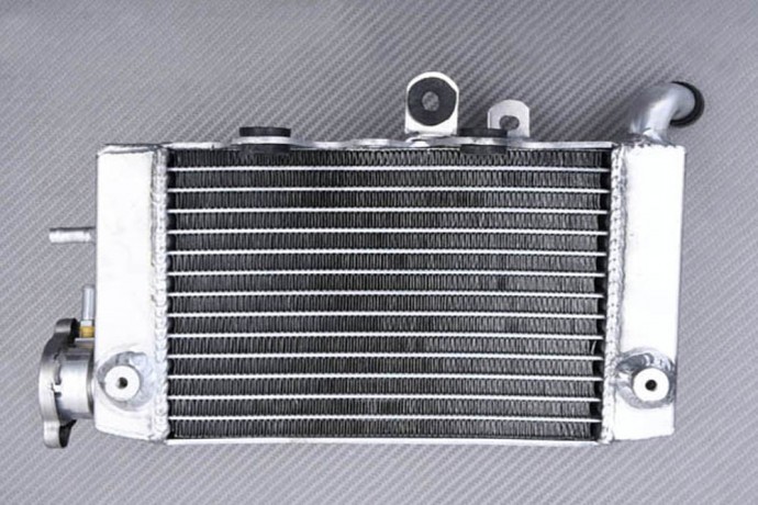 Radiateur Honda Africa Twin 750 droit refroidissement moteur XRV750 pièce de rechange moto trail