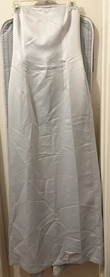 BCBG MAXAZRIA Wedding Gown Dress Size 10, Satin Ivory Strapless - Image 2 of 4