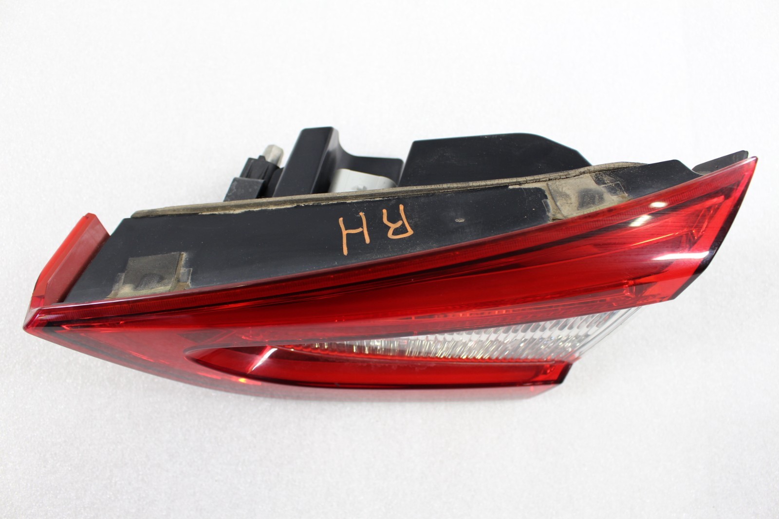 2014 Maserati Quattroporte, RH, Right, Inner Tail Lamp, Used, P/N 670009228