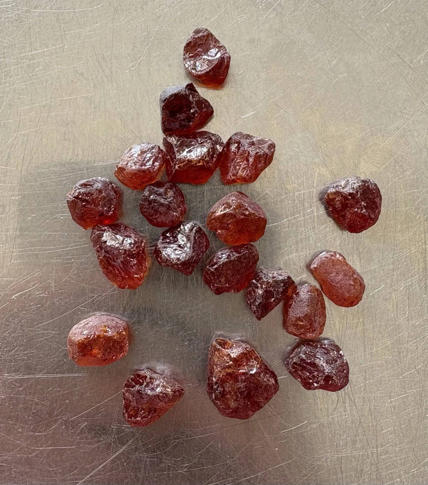 Nice Lot 164 cts Natural Red Colour Spessartine Rough From Nigeria  - Image 4 of 4
