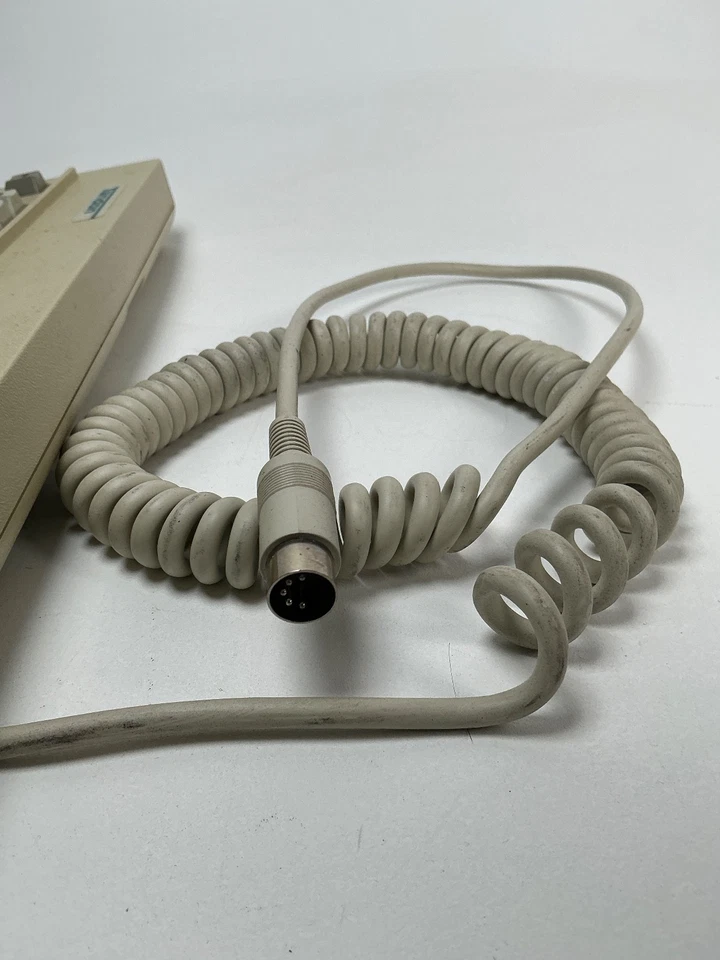 Tandon Keyboard for Vintage IBM PC Personal Computers Model RT-101 - Image 4 of 4