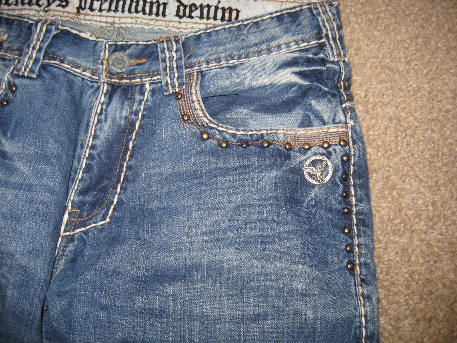 Picture 2 of 5