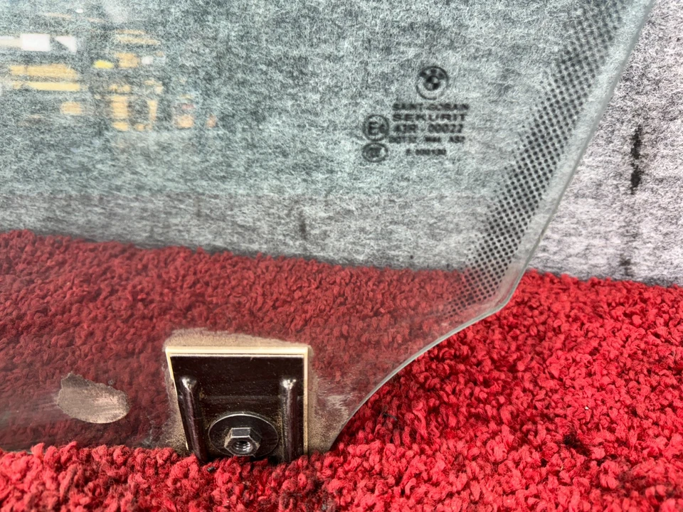 Оригинальное стекло для окна передней левой водительской двери кабриолета BMW E46 117K - Изображение 2 из 4