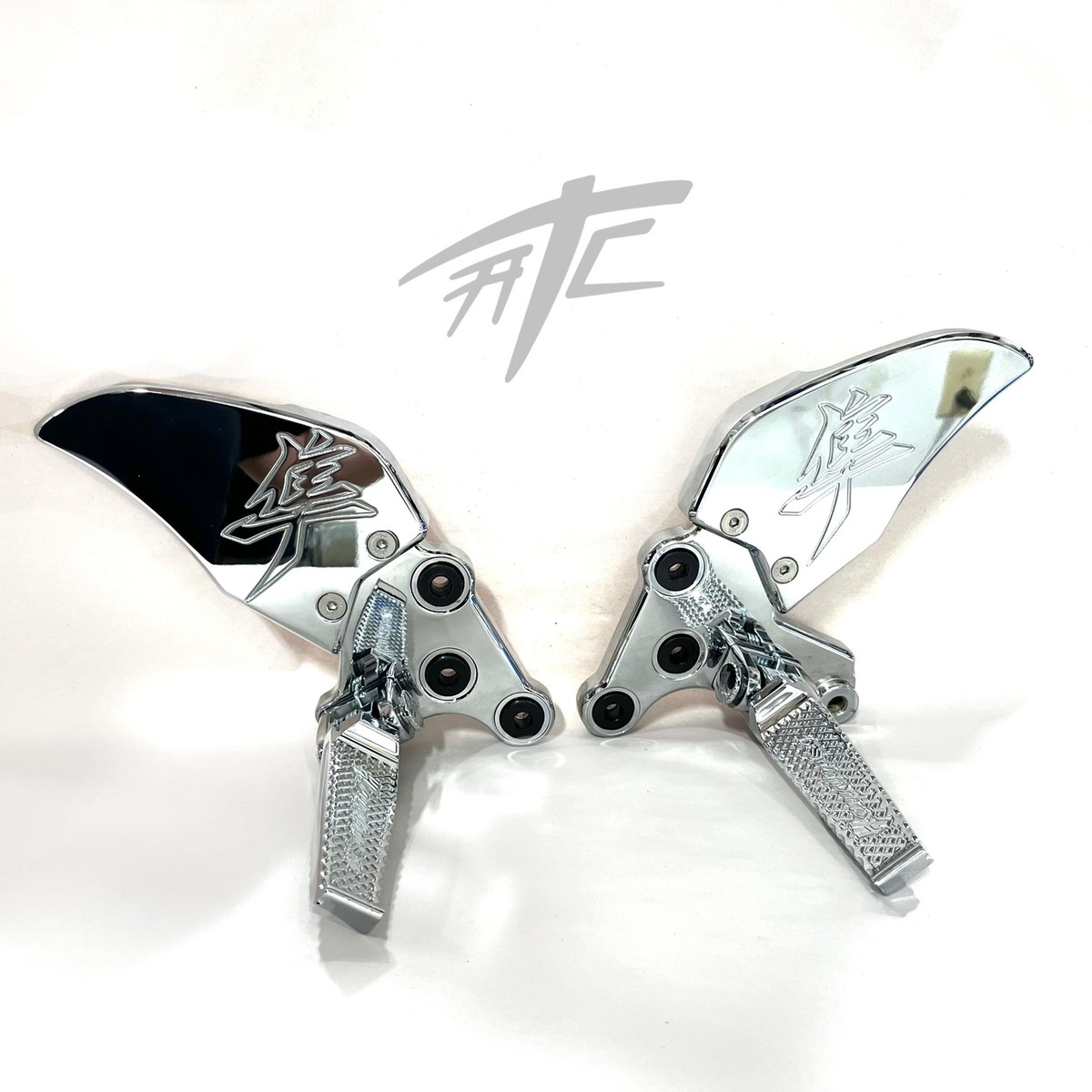 HAYABUSA CHROME KANJI FOOT PEGS, BRACKETS, & PEG PINS 2022-2024