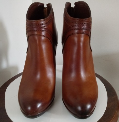 Pre-Owned and resoled Gucci Diana Hysteria, Size 7½B Brown Leather Ankle Boot - Picture 4 of 20