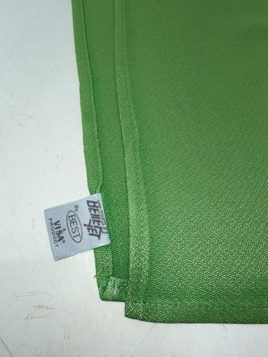 Tovaglia verde Better Yet By Best modello 50"x48" festa matrimonio vacanze famiglia - Foto 2 di 3