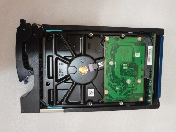 EMC 005049542 / 118032844 1TB 7.2K 4Gbps 3.5" FC SATA Hard Drive HDD CX-SA07-010 - Image 2 of 4