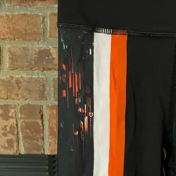 sweaty-betty zero gravity 7/8 run glitch pattern leggings