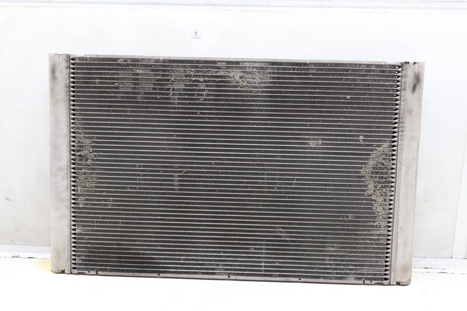 AUDI A8 QUATTRO 2004-2007 4,2 L - Radiador 4E0121251G Foto 2 de 4