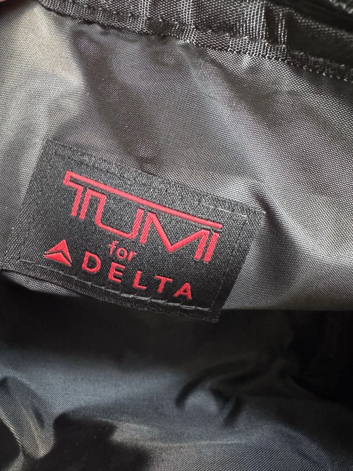 TUMI for Delta Black Wash Amenity Bag Travel Case Brand New 3