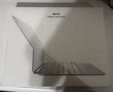 Apple Magic Keyboard iPad Pro 13 in White Magnetic Wireless A2974