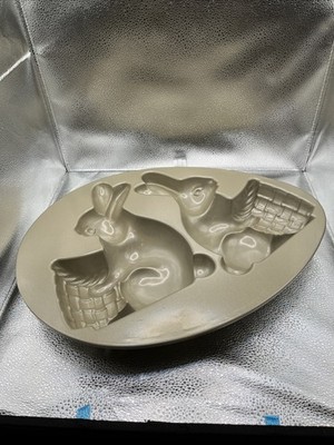 3D Large Cake Pan Bunny Rabbit w/Basket Easter Nordic Ware 18 X 14 X 2.5'' USA