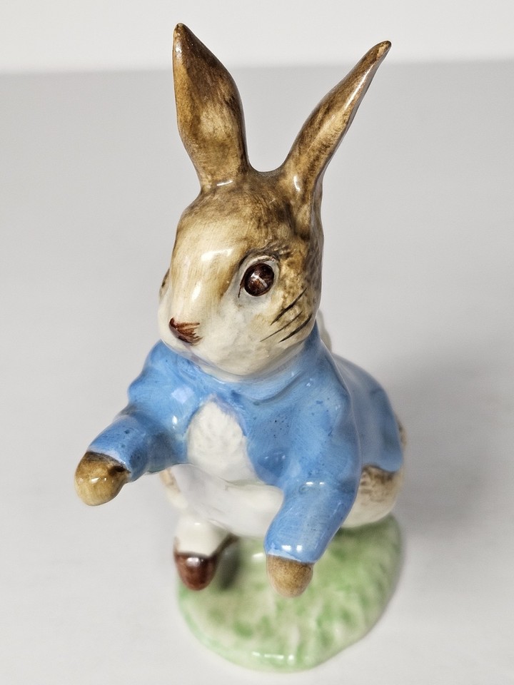 Beatrix Potter Beswick Figurine Peter Rabbit short base GOLD backstamp ...