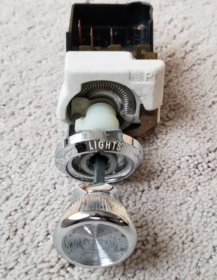 1969 - 1972 Pontiac Headlamp Switch - Grand Prix GTO LeMans Firebird Bonneville Foto 3 de 3