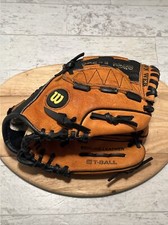 Wilson AO450 Leather 10" Youth T-Ball Baseball Glove RHT W/ Ball - MINT