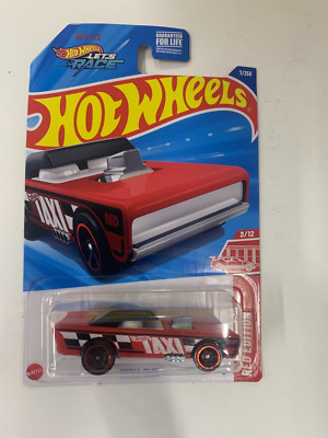 Hot Wheels -  2025  TARGET RED EDITION - SMALL BLOC 3/12