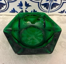 Vintage Emerald Green Octagonal Glass Ashtray 6 Slot Cigar Cigarette Mid Century