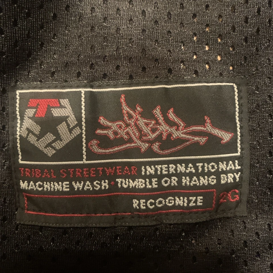 Camiseta de fútbol Tribal Gear para hombre talla XL gris negra con logotipo de graffiti ropa de calle - Imagen 4 de 4