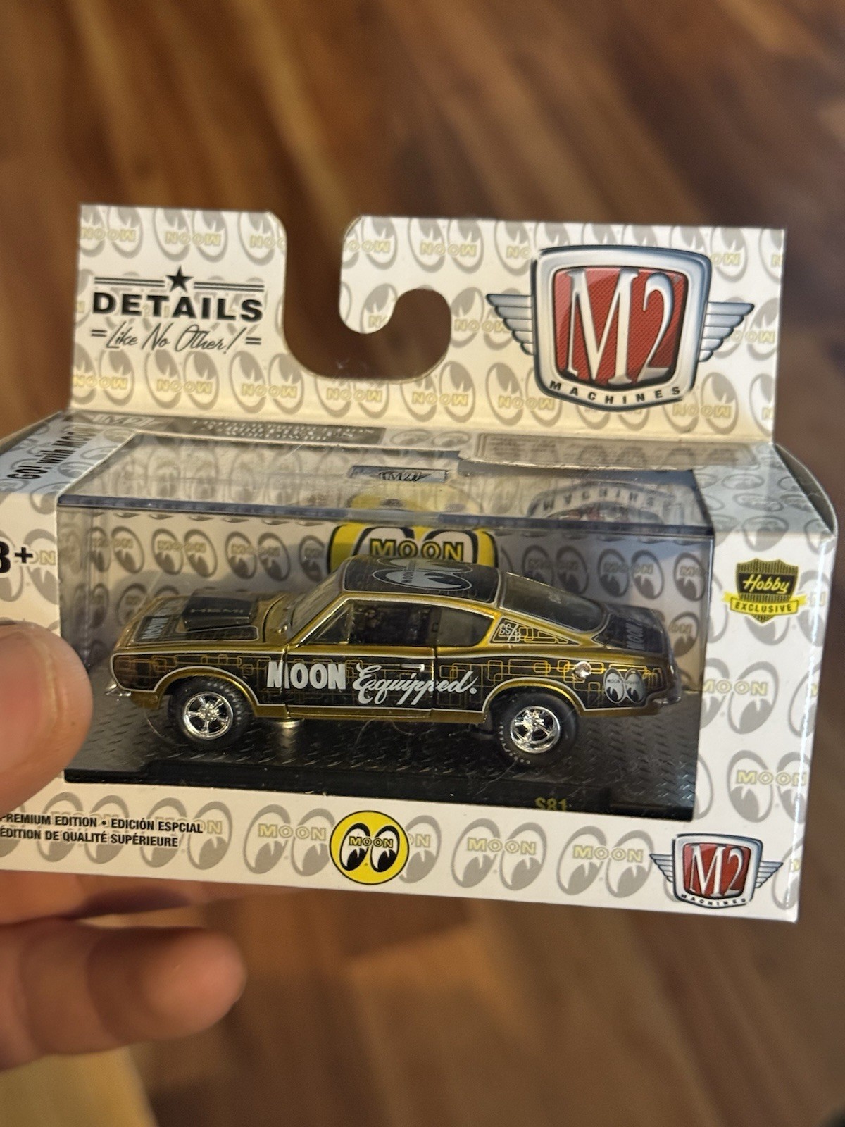 BRAND NEW FULLY COMPLETE W/ DISPLAY SLEEVE M2 MOON-EYES LIQUID GOLD! SET OF 6!