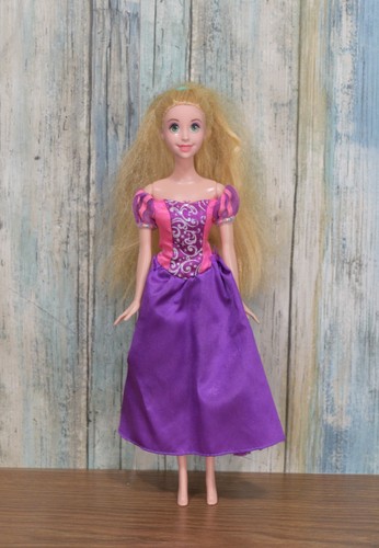 Disney Rapunzel Princess Tangled Barbie Doll Mattel 2012