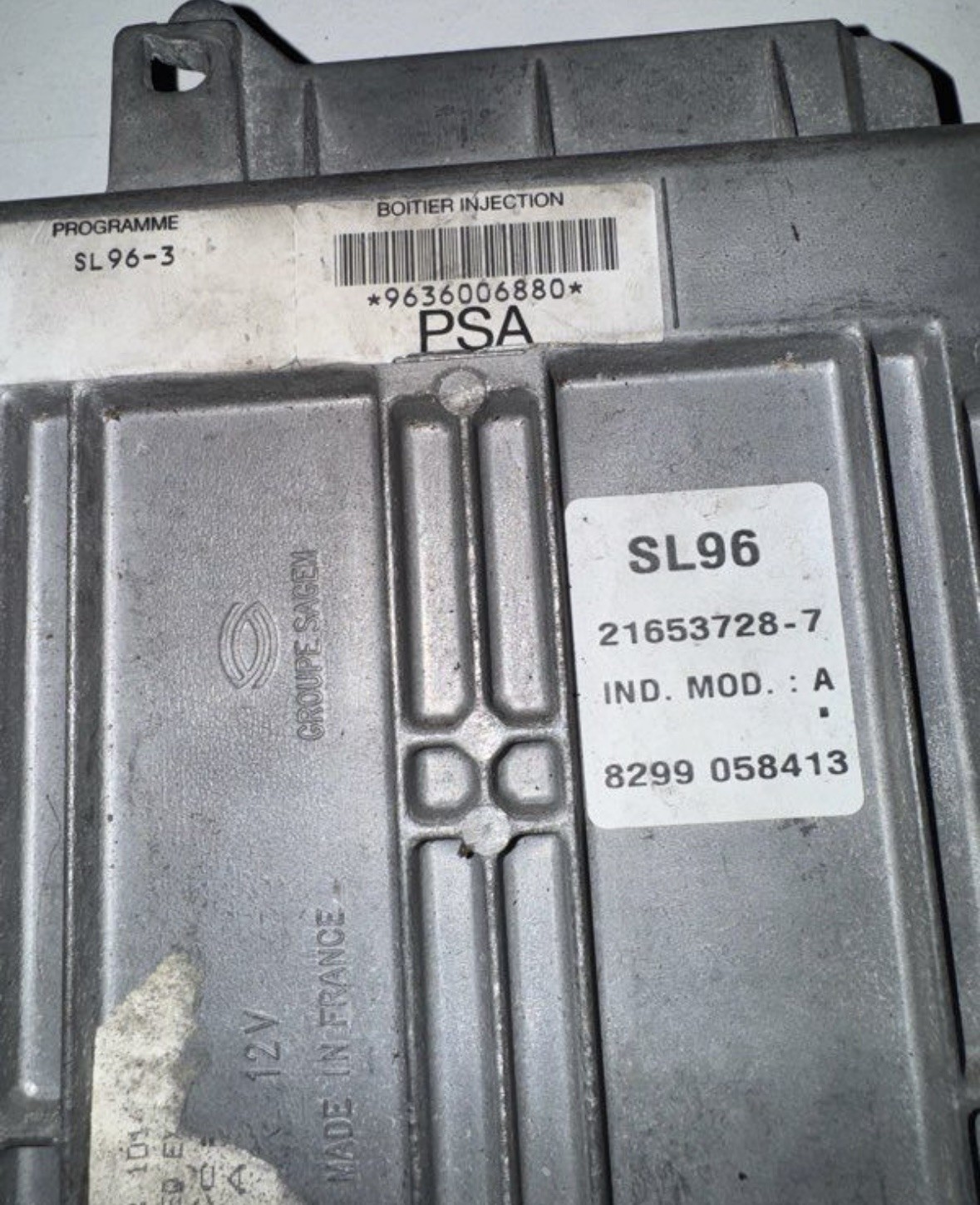 Calculateur moteur Sagem sl96 décodé immo off 9636006880
