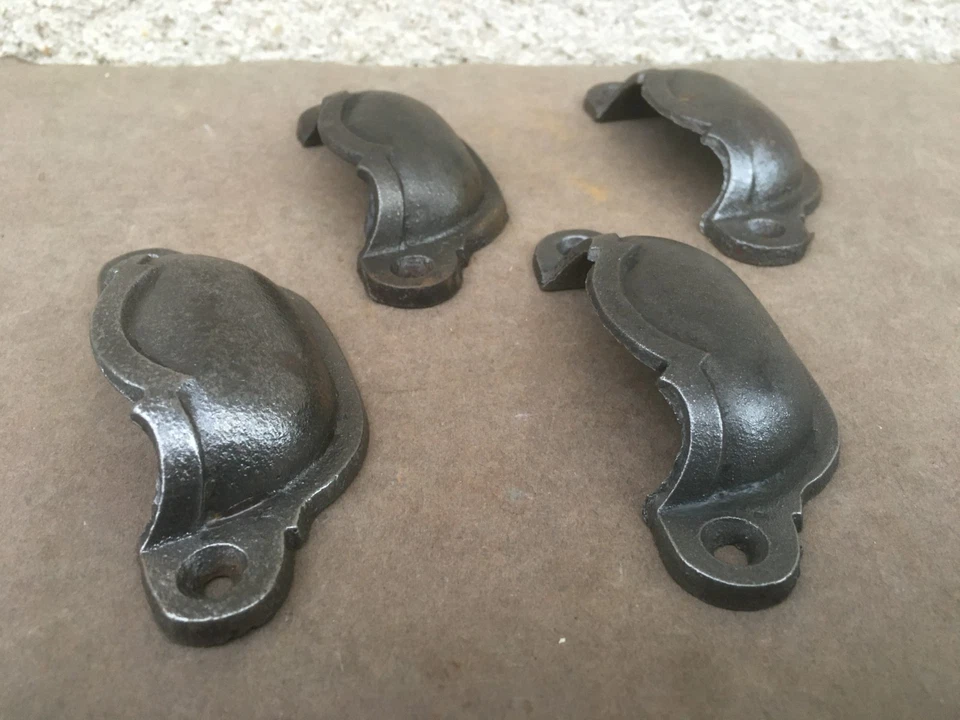 4 anciennes poignées coquilles / En fonte / Tiroirs / Quincaillerie - Photo 3/4